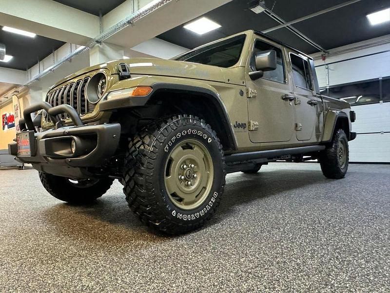Uusi Jeep Willys 284 HP (208 kW) 2026 Vihreä Katumaasturi