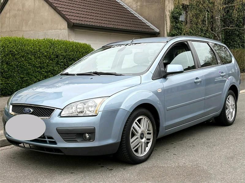 Gebraucht Ford Focus Ghia 116 PS (85 kW) 2005 Silber Kombi