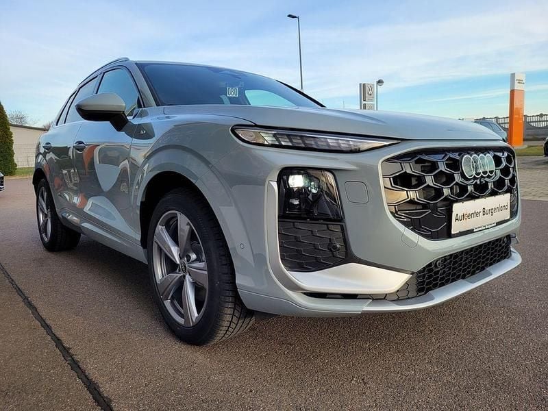 Gebraucht Audi Q3 Sport 265 PS (194 kW) 2025 Pfeilgrauperleffekt SUV