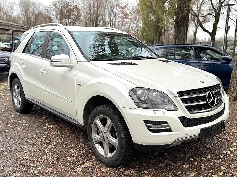 Gebraucht Mercedes ML350 231 PS (169 kW) 2010 Weiß SUV