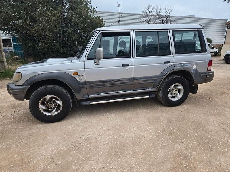 Silber Gebraucht 2001 Hyundai Galloper SUV | 4.790 € - Bild 1/4