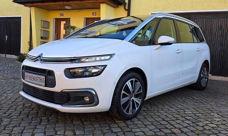 Weiß Gebraucht 2017 Citroën Grand C4 Picasso SELECTION Van / Kleinbus | 9.350 € (Superpreis) - Bild 1/4