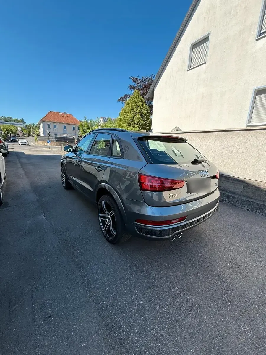 Gebraucht Audi Q3 Design 150 PS (110 kW) 2016 Silber SUV