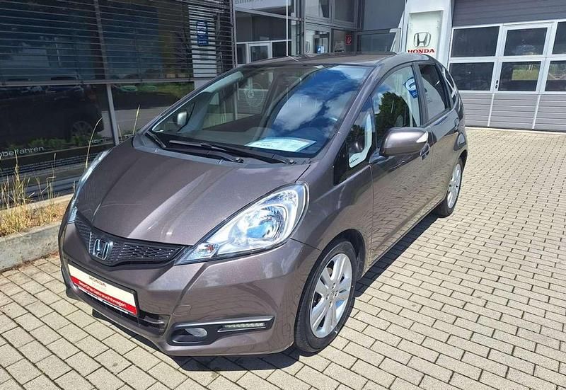 Urban titanium metallic Gebraucht 2015 Honda Jazz Comfort Plus Kleinwagen | 10.470 € (Fairer Preis) - Bild 1/4