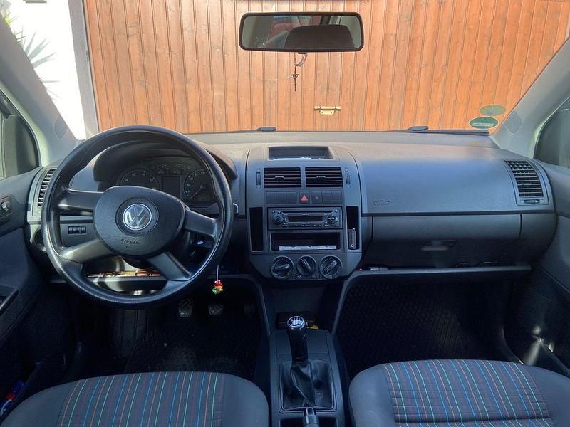 Silber Gebraucht 2005 VW Polo Trendline Limousine | 1.200 € (Superpreis) - Bild 1/4