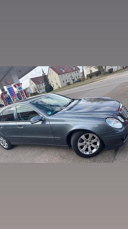 Gebraucht Mercedes E200 185 PS (136 kW) 2007 Grau Limousine