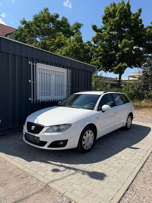 Weiß Gebraucht 2011 Seat Exeo Reference Kombi | 3.200 € (Guter Preis) - Bild 1/4