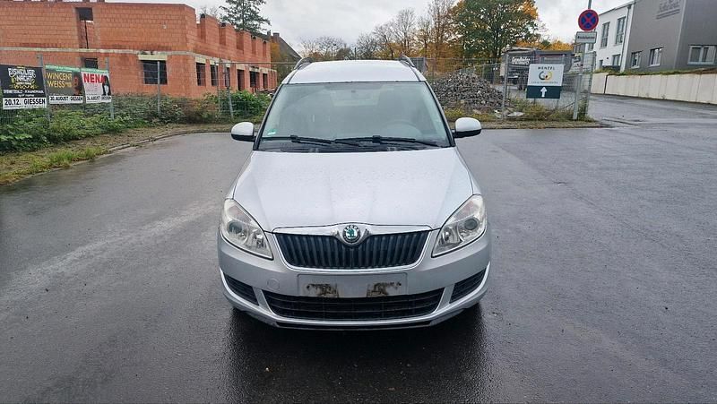 Silber Gebraucht 2012 Skoda Roomster Van / Kleinbus | 1.899 € (Superpreis) - Bild 1/4