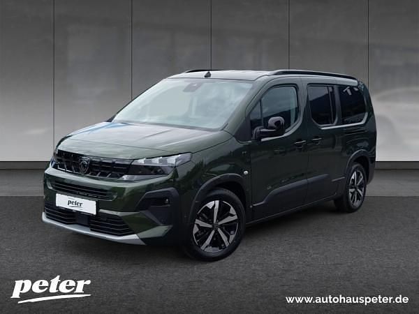 Grün (sirkkagrün metallic) Neu 2025 Peugeot e-Rifter GTi Van / Kleinbus | 40.840 € (Etwas zu teuer) - Bild 1/4