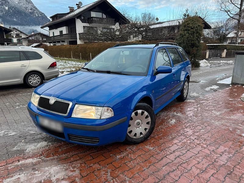 Blau Gebraucht 2009 Skoda Octavia Kombi | 1.250 € - Bild 1/4