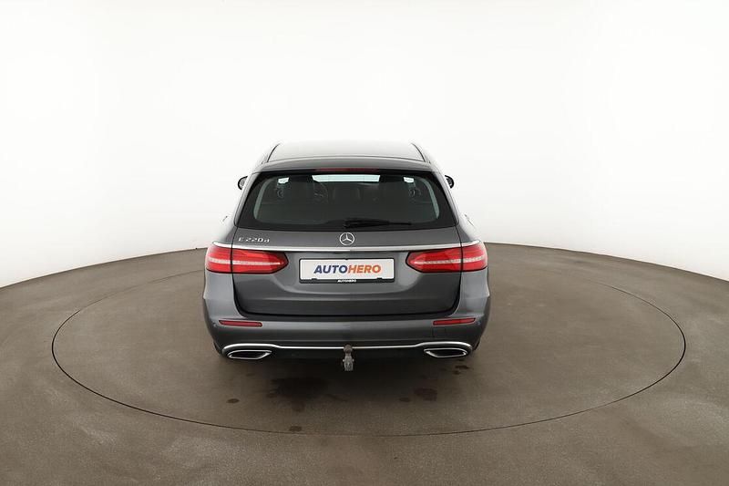 Gebraucht Mercedes E220 Avantgarde 194 PS (142 kW) 2016 Grau Kombi
