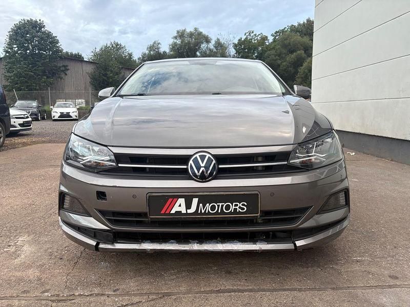 Grau Gebraucht 2021 VW Polo Highline Limousine | 11.790 € (Superpreis) - Bild 1/4