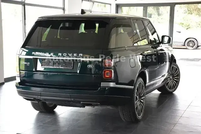 Gebraucht Land Rover Range Rover Vogue 351 PS (258 kW) 2021 Grün SUV