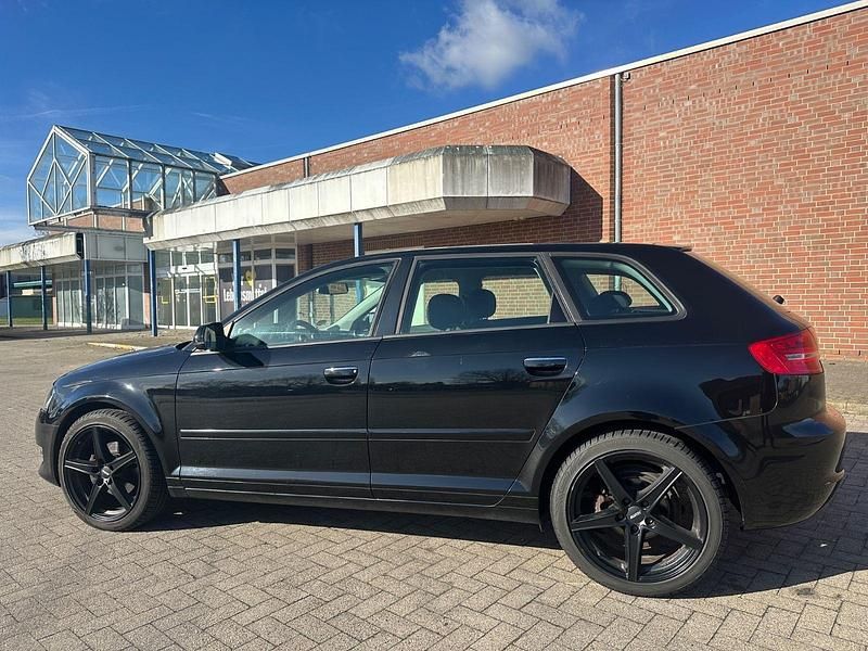 Gebraucht Audi A3 Attraction 140 PS (102 kW) 2011 Schwarz Kleinwagen