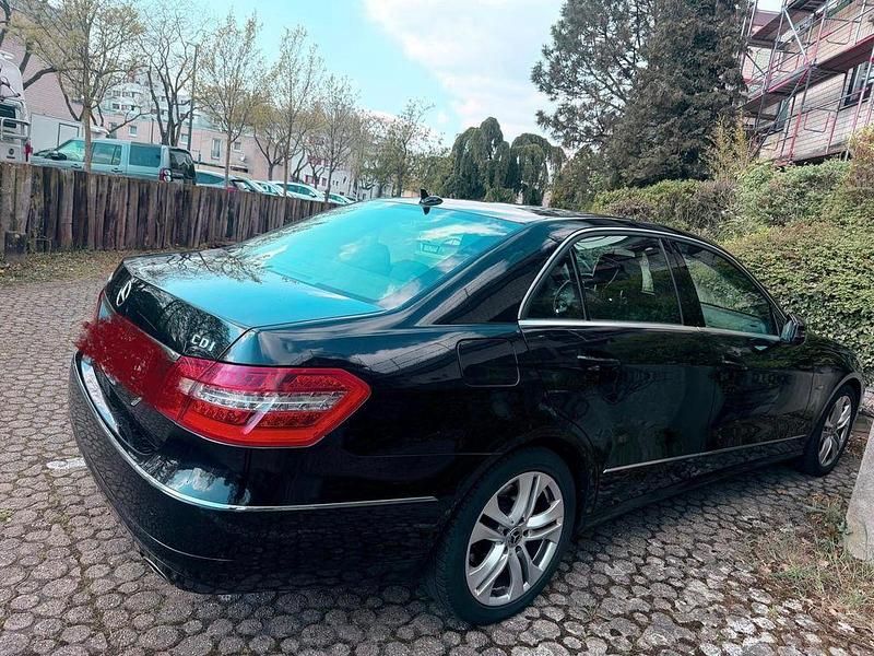 Usata Mercedes E350 231 CV (169 kW) 2010 Nero Berlina
