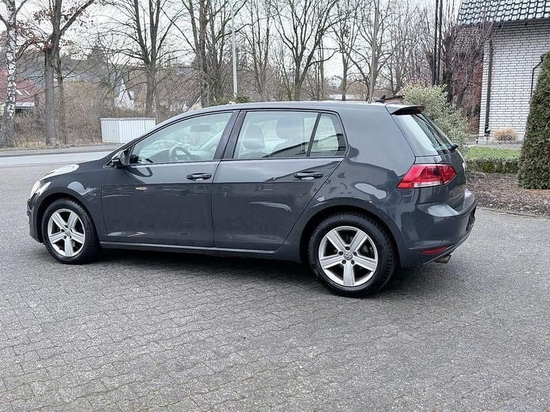Gebraucht VW Golf VII 105 PS (77 kW) 2013 Grau Limousine