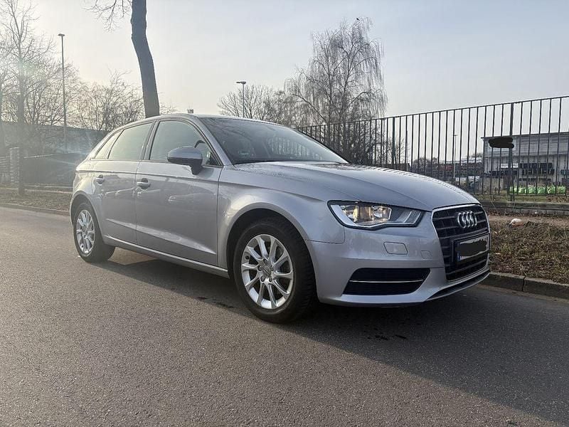Gebraucht Audi A3 Attraction 150 PS (110 kW) 2014 Silber Limousine