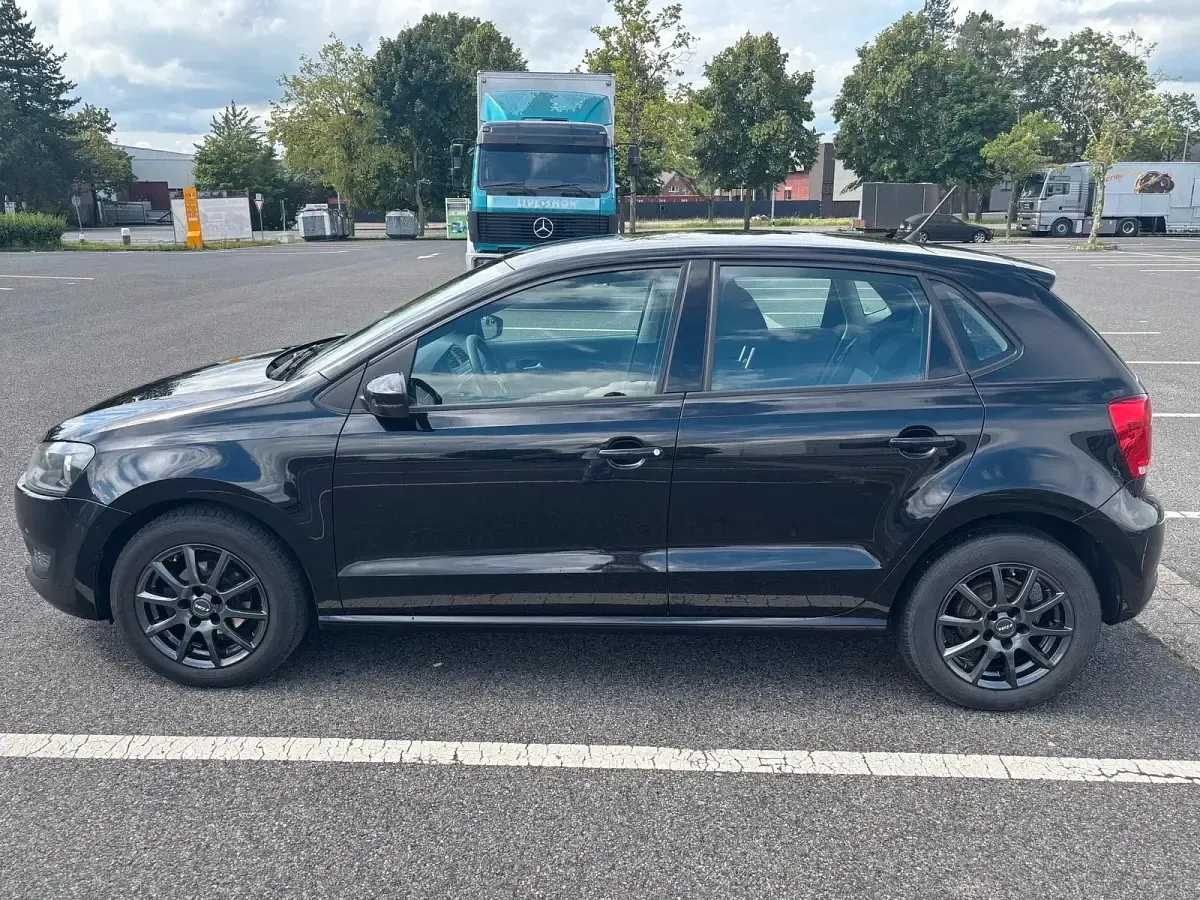 Gebraucht VW Polo 69 PS (50 kW) 2011 Schwarz Kleinwagen