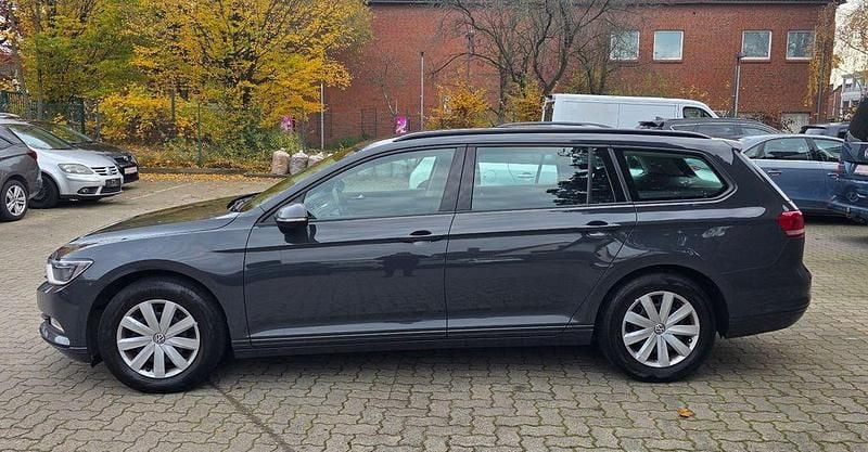 Gebraucht VW Passat Trendline 120 PS (88 kW) 2017 Grau Kombi