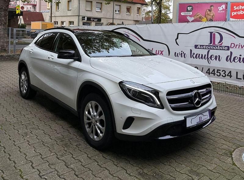 Gebraucht Mercedes GLA200 156 PS (114 kW) 2015 Weiß SUV