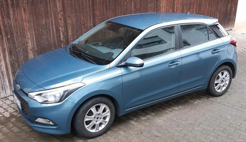 Blau Gebraucht 2017 Hyundai i20 Kleinwagen | 6.600 € (Superpreis) - Bild 1/3