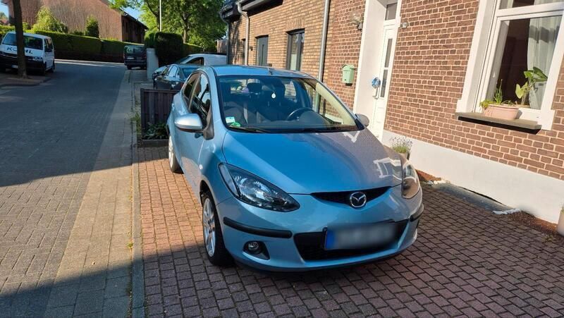 Blau Gebraucht 2007 Mazda 2 Kleinwagen | 3.999 € (Etwas zu teuer) - Bild 1/4