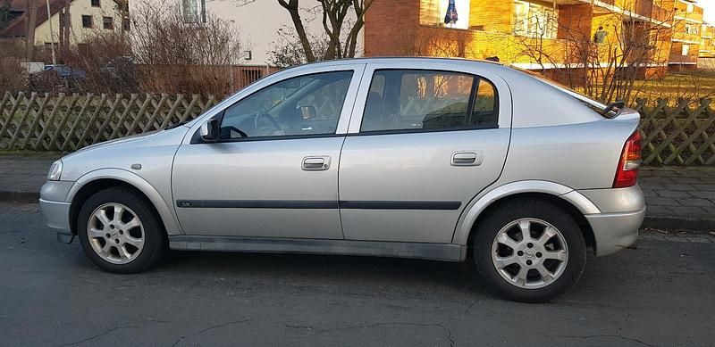 Gebraucht Opel Astra 2004 Silber Limousine