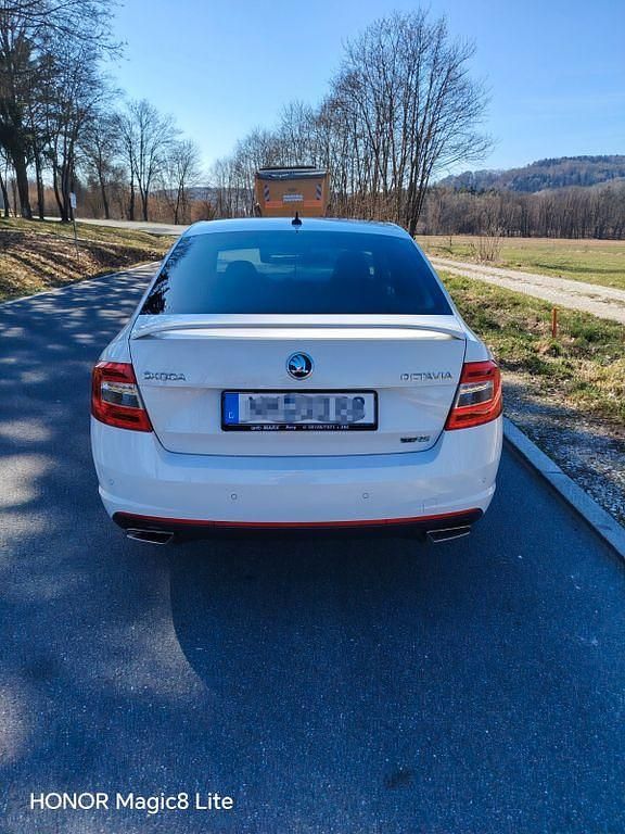Gebraucht Skoda Octavia RS 184 PS (135 kW) 2015 Weiß Kleinwagen