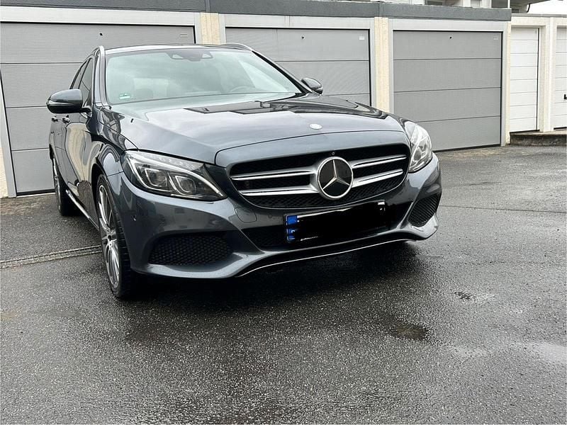 Grau Gebraucht 2015 Mercedes 250 Kombi | 12.500 € - Bild 1/4