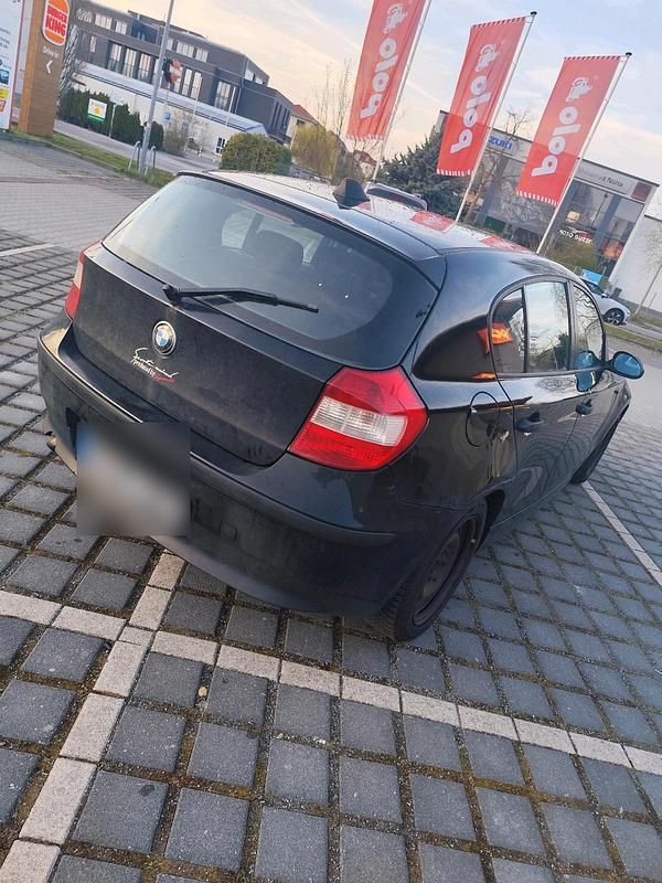 Używany BMW 118 122 KM (89 kW) 2005 Czarny Hatchback