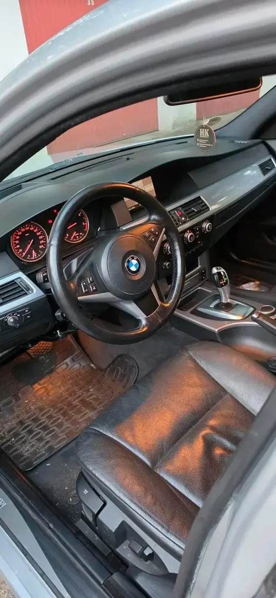 Gebraucht BMW 525 197 PS (144 kW) 2008 Silber Limousine