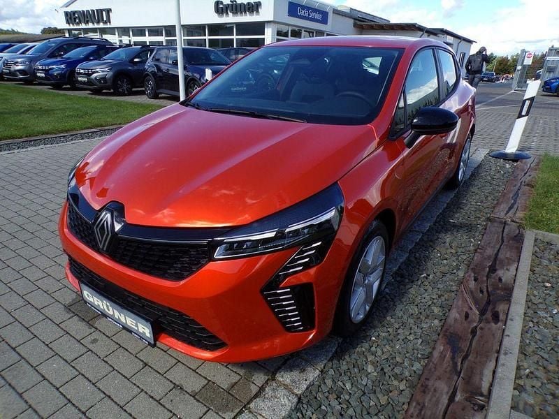 Orange Neu 2025 Renault Clio V Limousine | 16.990 € (Superpreis) - Bild 1/4