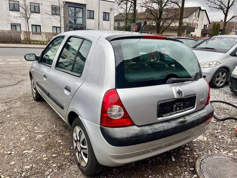 Gebraucht Renault Clio II Dynamique 75 PS (55 kW) 2005 Silber Limousine