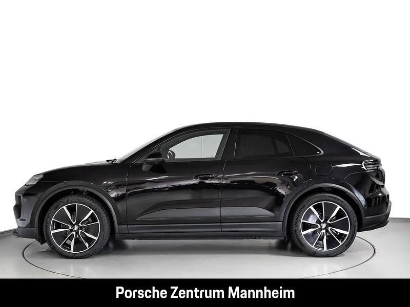 Neu Porsche Macan Chrono 300 kW (408 PS) 2025 Tiefschwarzmetallic SUV