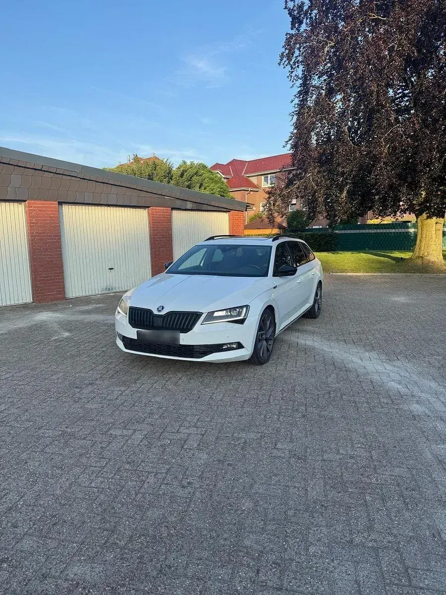 Gebraucht Skoda Superb 179 PS (131 kW) 2018 Weiß Kombi