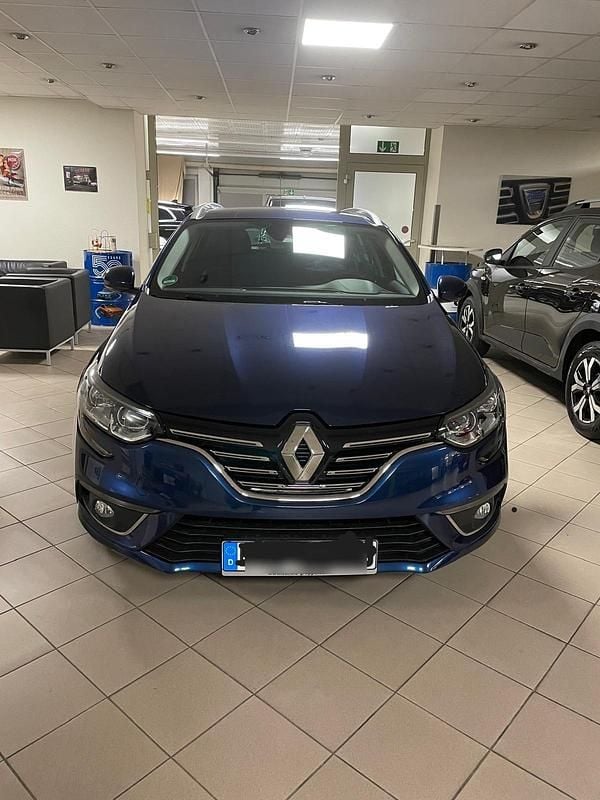Blau Gebraucht 2017 Renault Mégane GrandTour Kombi | 9.900 € (Guter Preis) - Bild 1/4