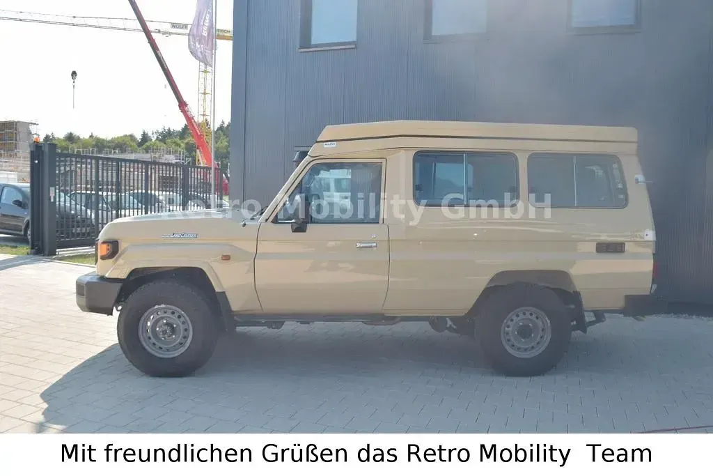 Neu Toyota Land Cruiser 228 PS (167 kW) 2025 Beige SUV