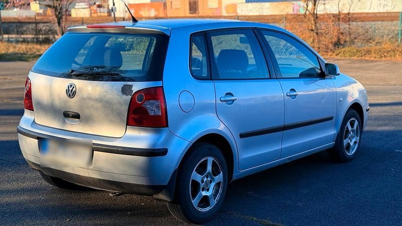 Gebraucht VW Polo 75 PS (55 kW) 2002 Silber Kleinwagen