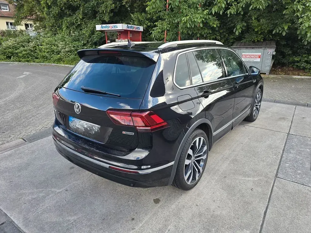 Gebraucht VW Tiguan Highline 190 PS (139 kW) 2020 Schwarz SUV