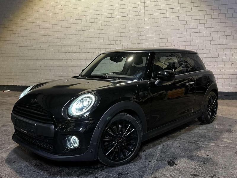 Gebraucht Mini John Cooper Works 136 PS (100 kW) 2019 Midnight black metallic Kleinwagen