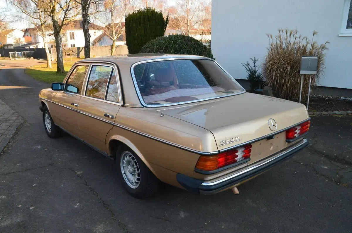 Gebraucht Mercedes 300 80 PS (58 kW) 1979 Limousine