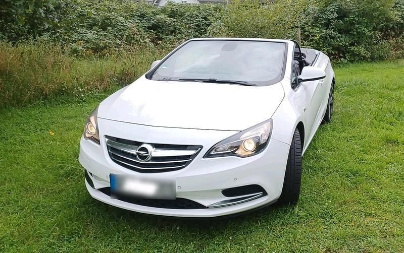 Second-hand Opel Cascada 140 CP (102 kW) 2013 Alb Cabrio