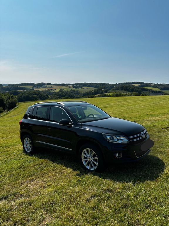 Schwarz Gebraucht 2013 VW Tiguan Sportline SUV | 16.500 € (Fairer Preis) - Bild 1/4