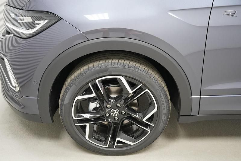 Rauchgrau metallic (5w) Neu 2025 VW T-Cross R-line SUV | 31.490 € (Fairer Preis) - Bild 1/1
