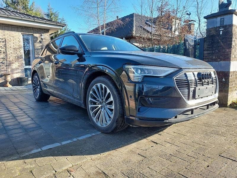 Schwarz Gebraucht 2019 Audi e-tron Sport SUV | 24.684 € (Guter Preis) - Bild 1/4