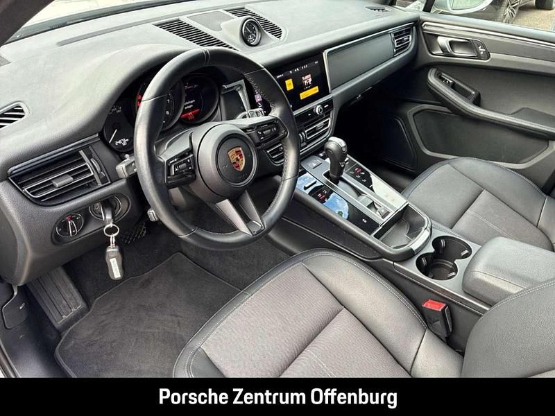 Gebraucht Porsche Macan Basis 265 PS (194 kW) 2023 Hellgrau SUV