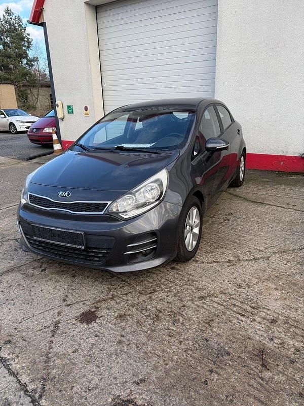 Gebraucht Kia Rio 84 PS (61 kW) 2016 Grau Kleinwagen