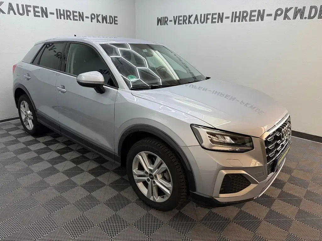 Gebraucht Audi Q2 Advanced 150 PS (110 kW) 2022 Silber SUV