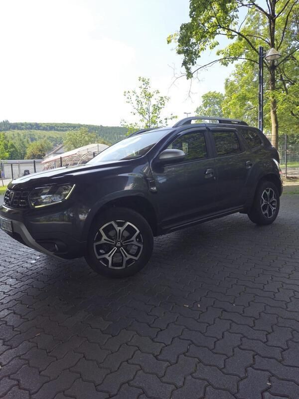 Grau Gebraucht 2019 Dacia Duster SUV | 11.500 € - Bild 1/4