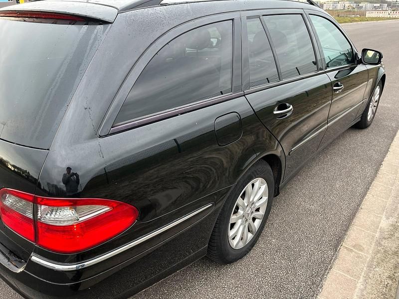 Gebraucht Mercedes E200 136 PS (100 kW) 2009 Schwarz Kombi